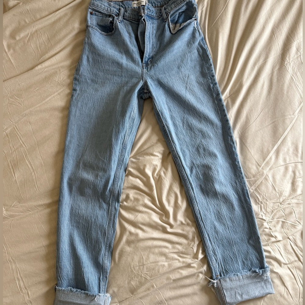 Abercrombie ultra high rise 90’s straight jeans
